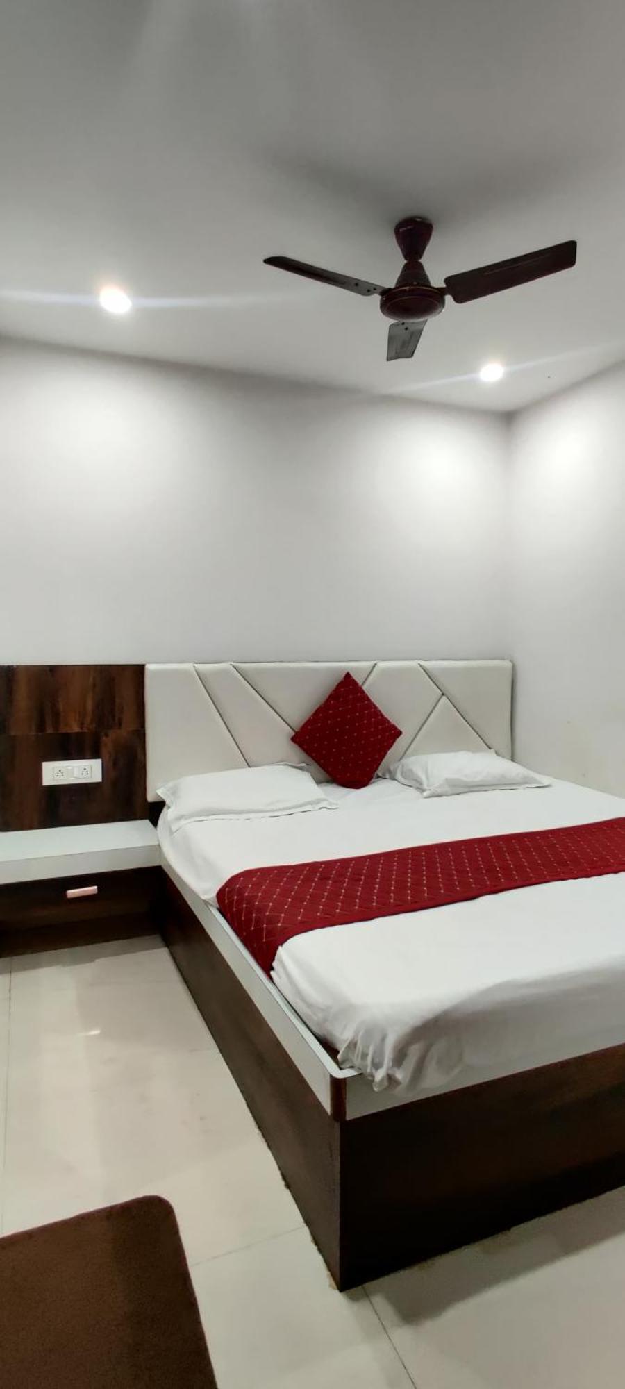 Hotel Cable Car Varanasi Esterno foto